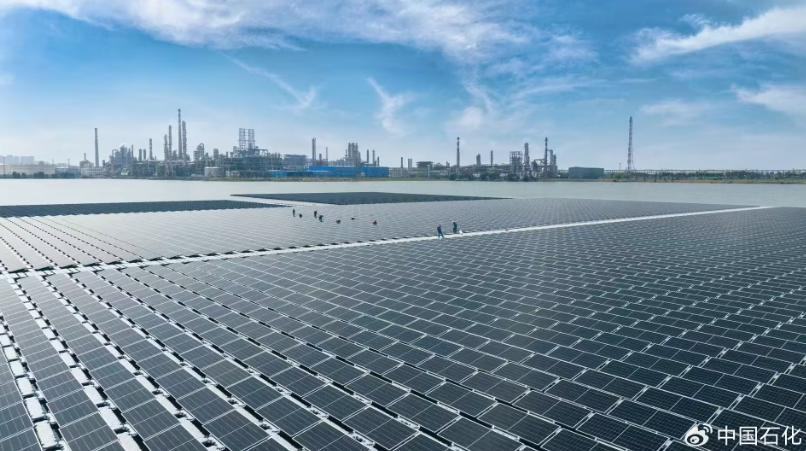 中國首座海水漂浮式光伏項目建成投用，年發(fā)綠電 1670 萬千瓦時