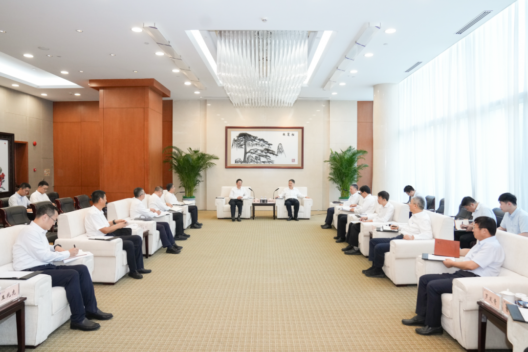 溫樞剛張文峰會(huì)見哈電集團(tuán)董事長(zhǎng)黃偉、總經(jīng)理劉清勇